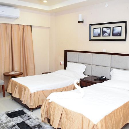 Hotel Grand Palace Jorhāt Dış mekan fotoğraf