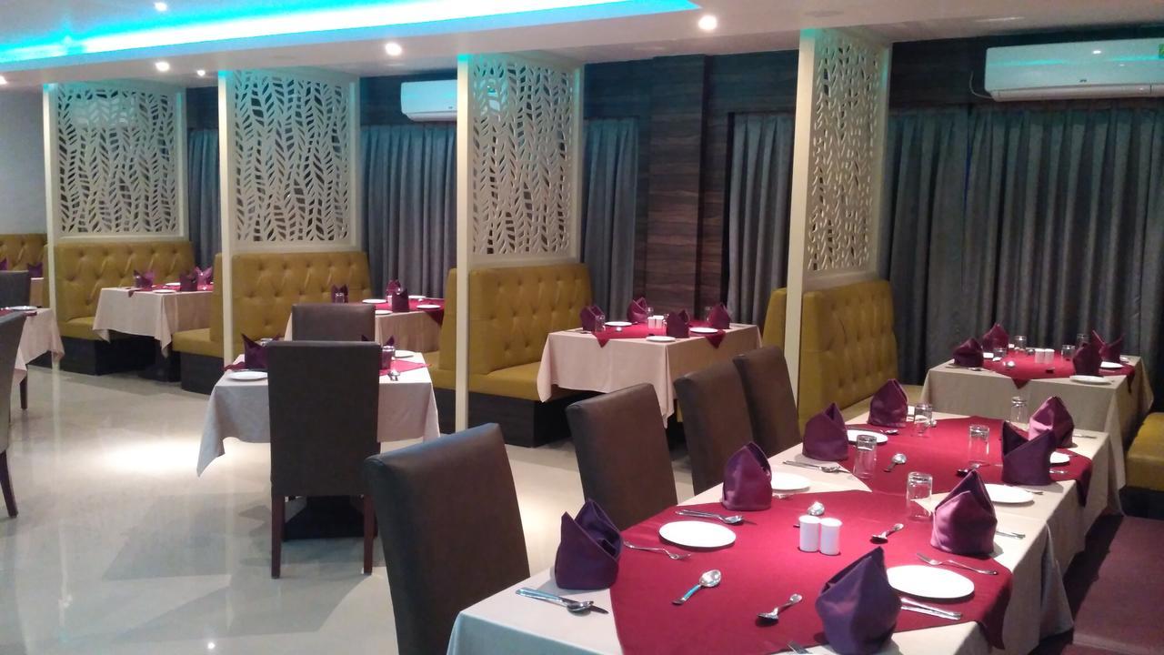 Hotel Grand Palace Jorhāt Dış mekan fotoğraf