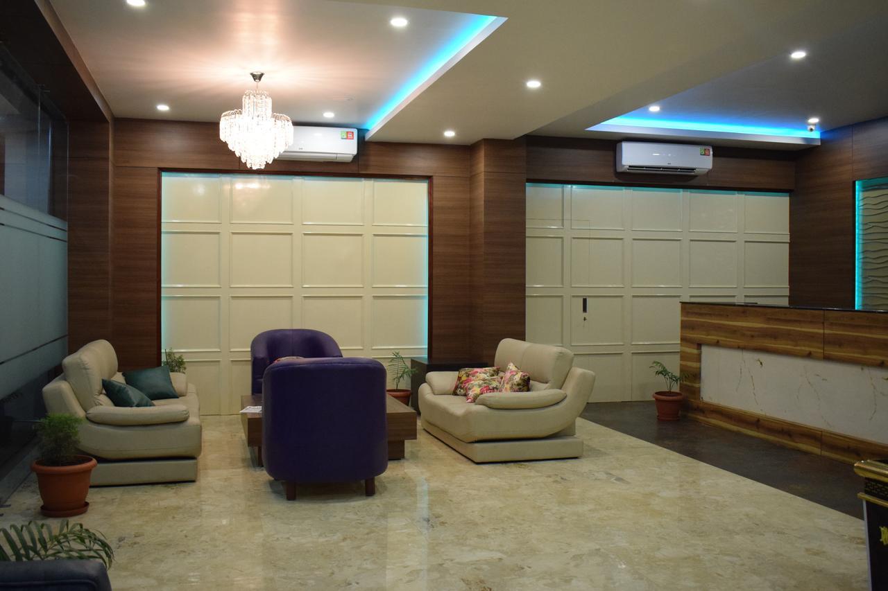 Hotel Grand Palace Jorhāt Dış mekan fotoğraf