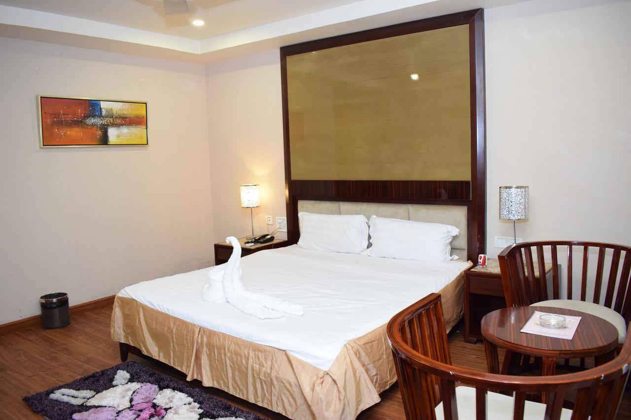 Hotel Grand Palace Jorhāt Dış mekan fotoğraf