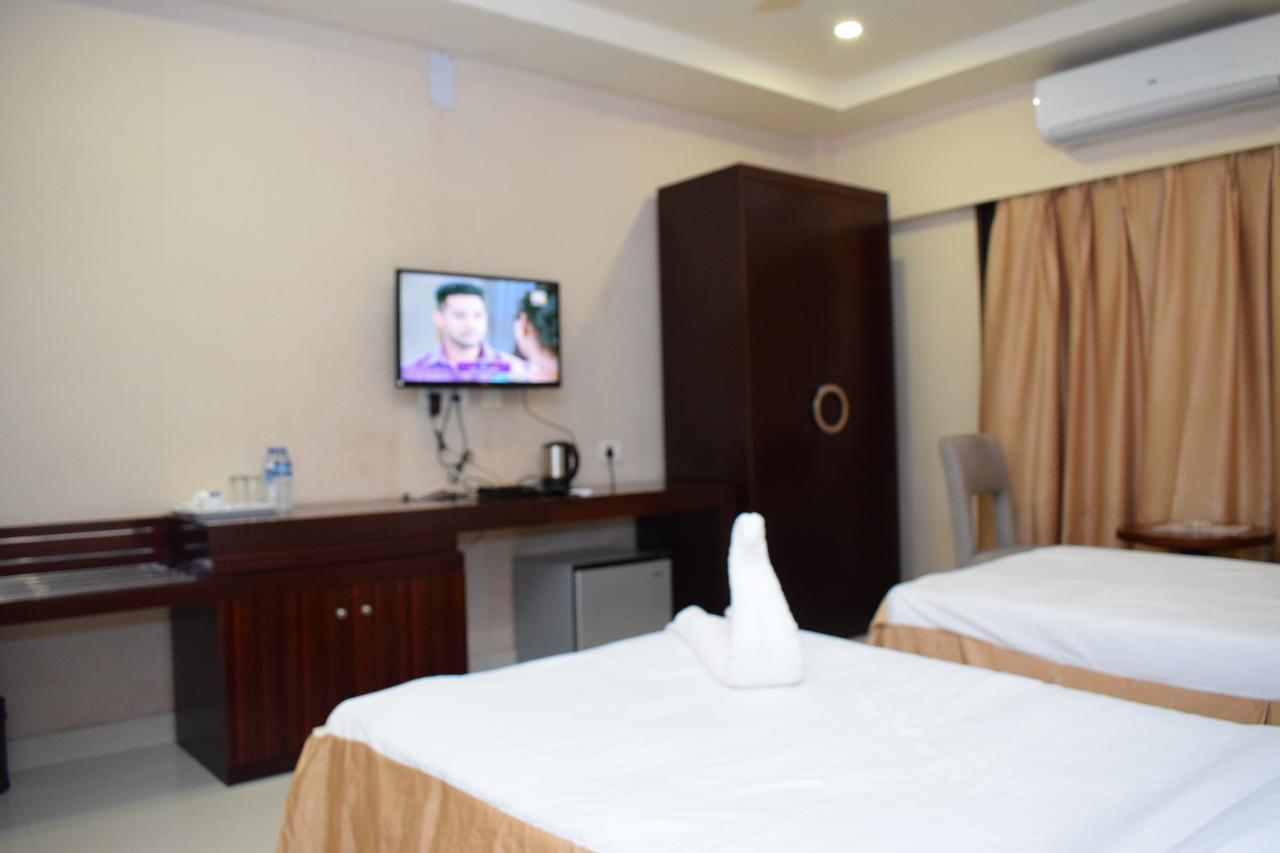 Hotel Grand Palace Jorhāt Dış mekan fotoğraf