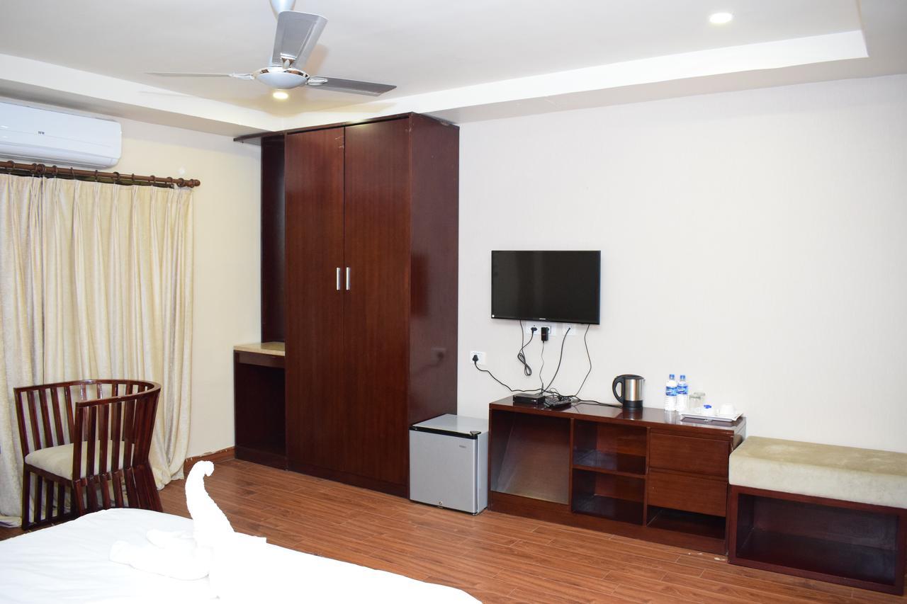Hotel Grand Palace Jorhāt Dış mekan fotoğraf
